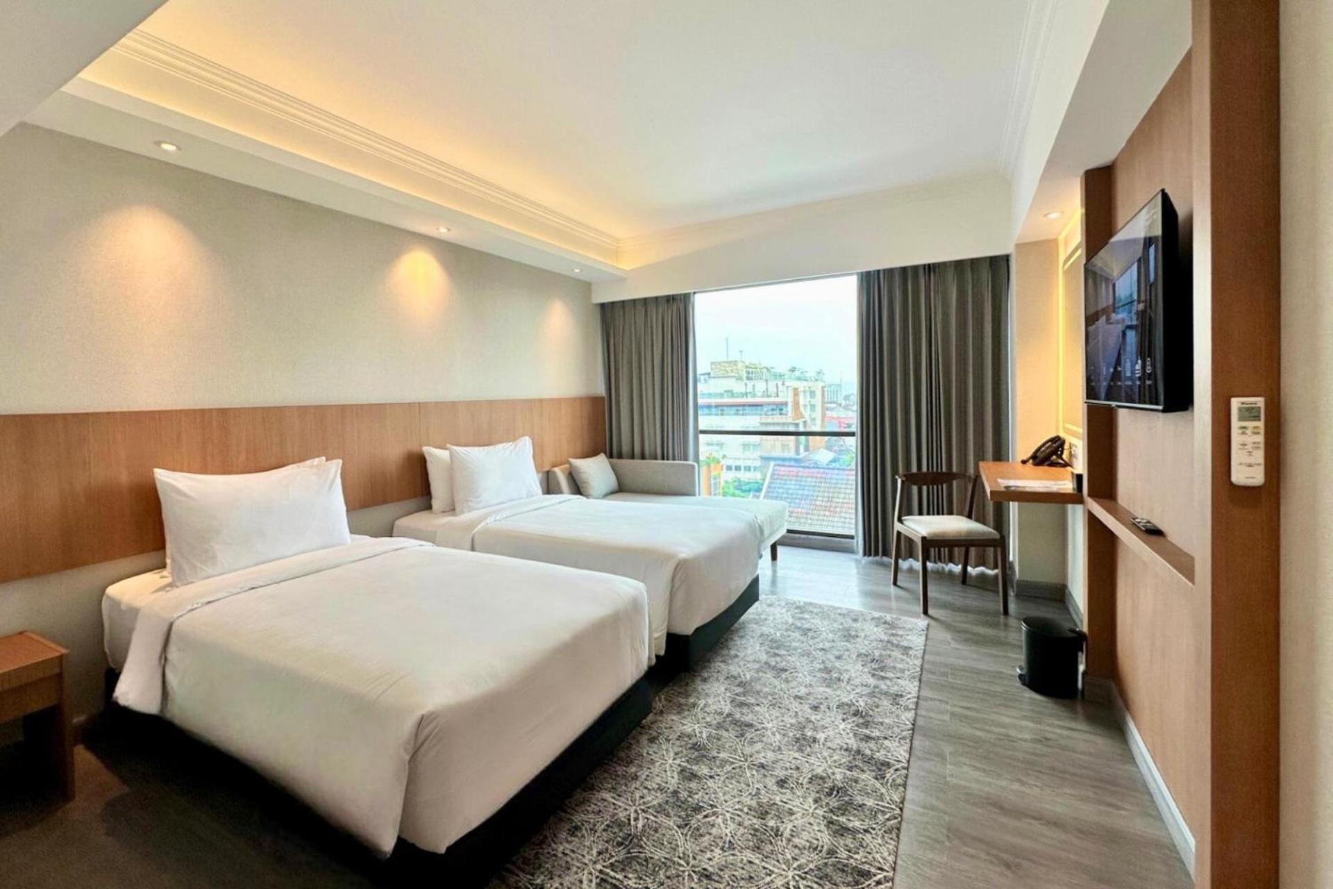 The Malioboro Hotel & Conference Center 日惹 外观 照片